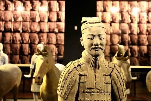 秦皇陵兵马俑长相不一，为什么都是单眼皮？-单眼双眼皮