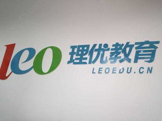 【推荐】1对1在线教育陷“诈骗门”：6千学员数千万学费破产前天更换法人-淘米网市值多少