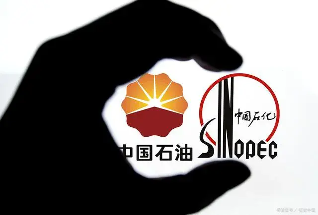 【推荐】中石油又亏300亿，13年市值蒸发7.2万亿，钱都去哪了？-中石油每年赔多少钱
