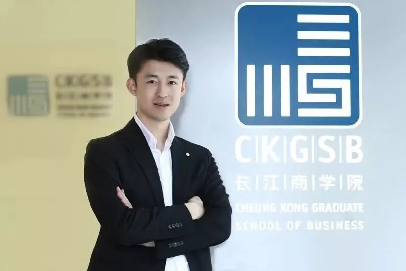 安踏年轻化！高层丁世家卸任名下投资公司法定代表人，其子接任-安踏公司高层