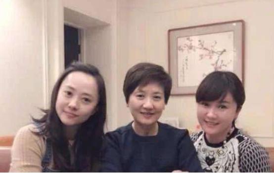 65岁张国立过亿豪宅曝光，身家亿万却不敢退休，只因他太不争气张国立多少资产【前列康】