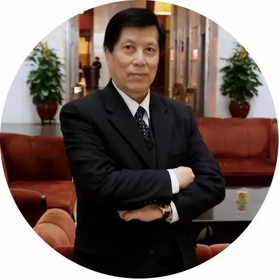 《梦想、使命与机遇同行》——云峰画苑创办人郭浩满的艺术历程-云峰基金会