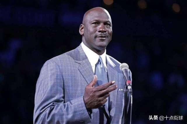 【推荐】作为市值超百亿的NBA联盟，比尔盖茨有实力买下所有30支球队吗？-比尔盖茨多少股份