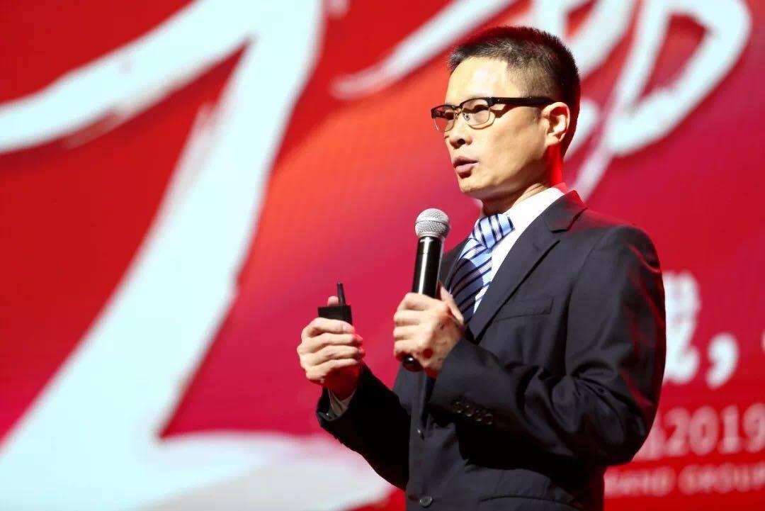 「大湾区消费创新风云人物榜」——红谷集团邓申伟的“双创”之路-红谷皮具利润有多少