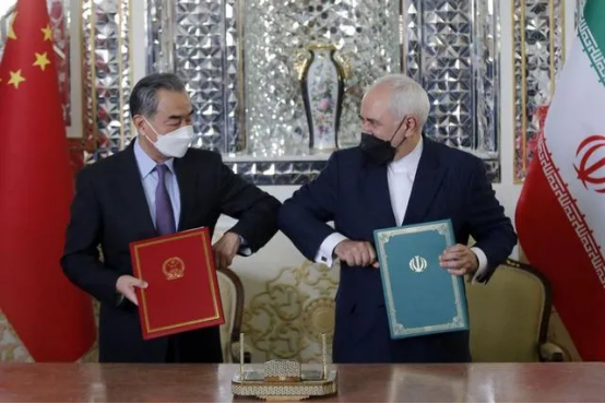 人民币VS美元的较量开始了！外媒：美国主导世界的时代已经结束-人民币大战赢多少