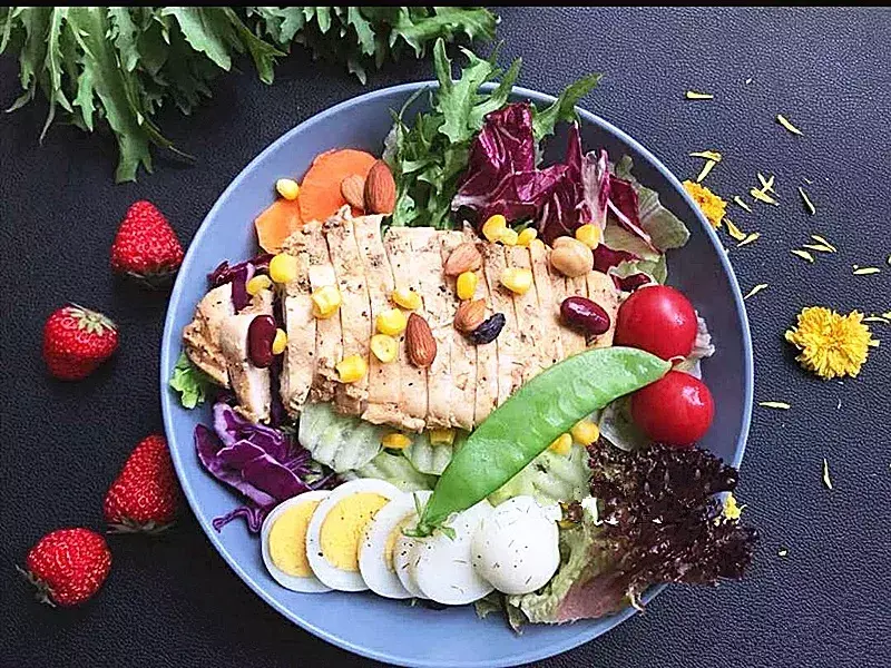 每逢减肥徒伤悲，管不住嘴迈不开腿，保定这几家轻食让你放肆吃