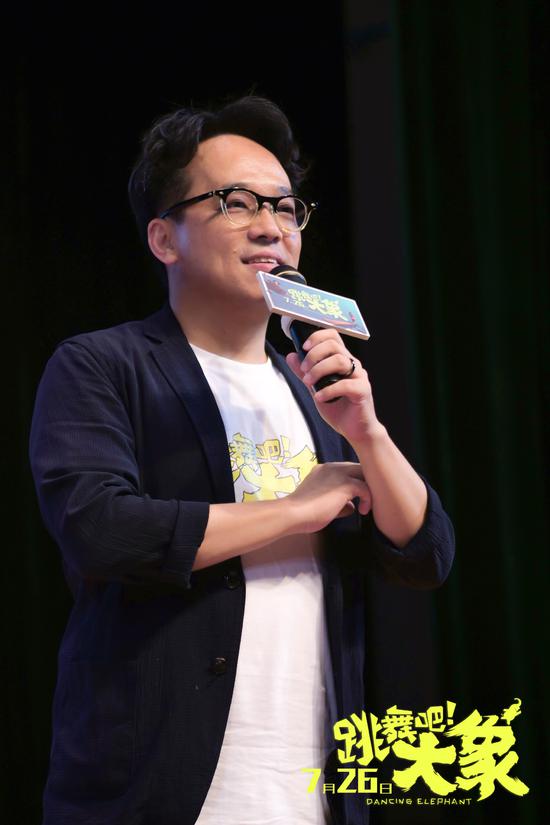 《跳舞吧！大象》重庆路演男同学battle艾伦身高-重庆大象跳舞网络科技有限公司