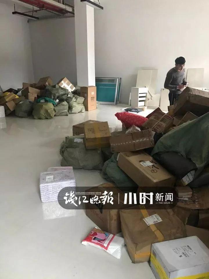 “您小区的快递员已跑路！”杭城快递小哥累惨：凌晨3点还在送件，月薪8000也吃不消……-做快递后勤月薪多少