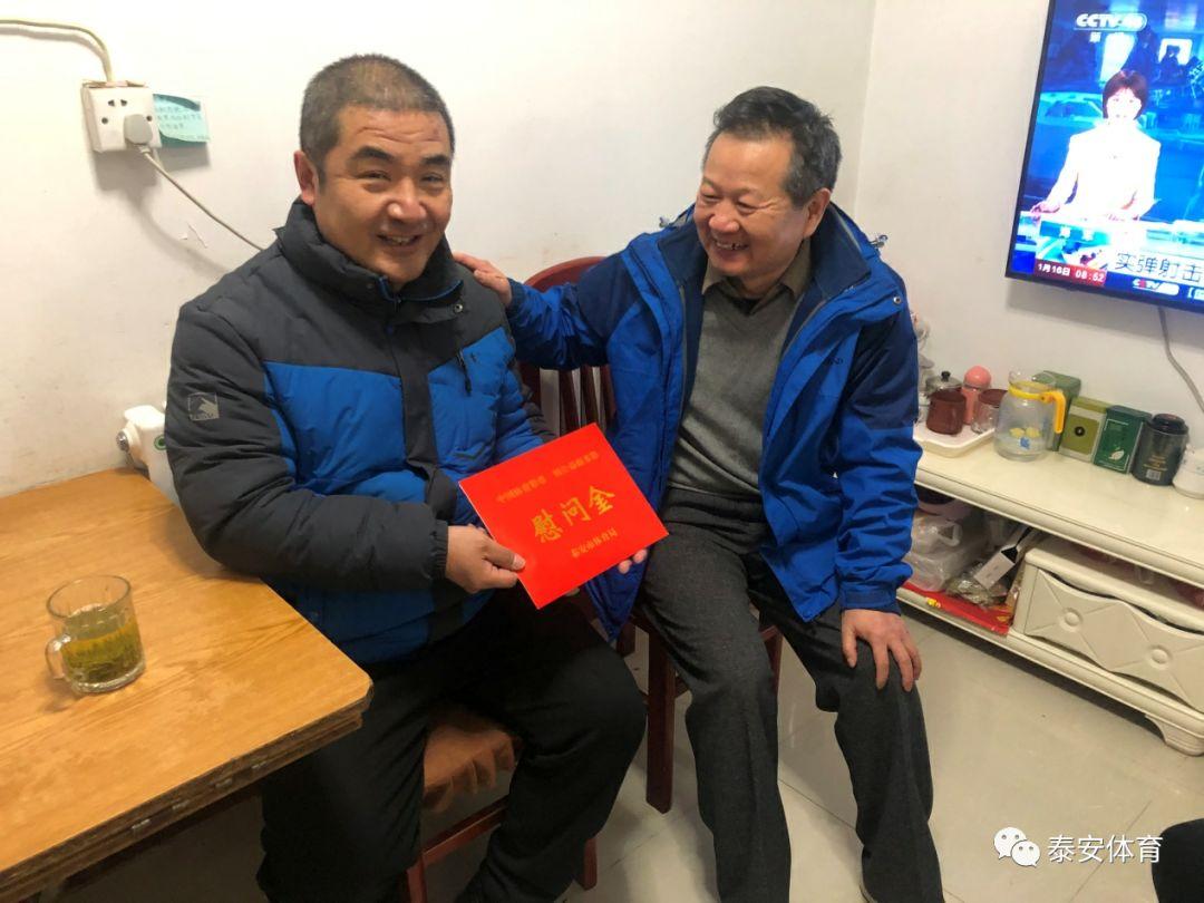 春节走访慰问情系困难职工-东岳重工有限公司