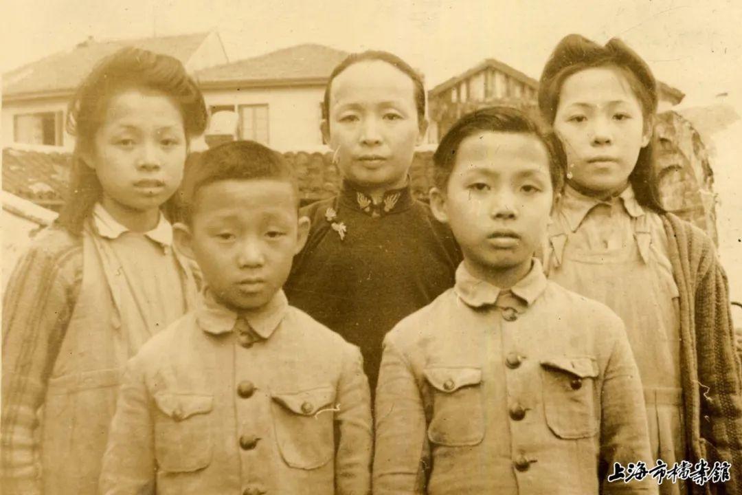 《八佰》英雄身后事：上海曾有一座晋元公园，你可知它的由来？-法币150等于多少人民币