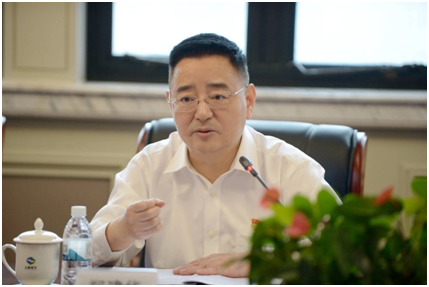 爆雷后仍向子公司借款2500万，上海电气董事长郑建华落马，或涉多起案件-董事长向公司借钱