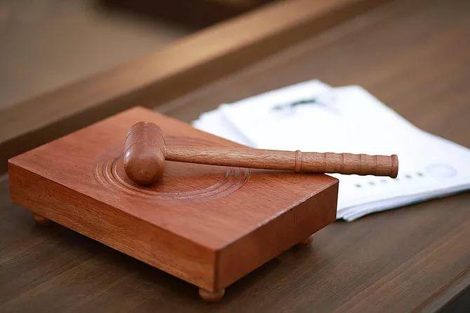 【推荐】医生回扣是受贿罪还是单位受贿罪，医生收受回扣应如何处罚？-吃多少回扣判刑