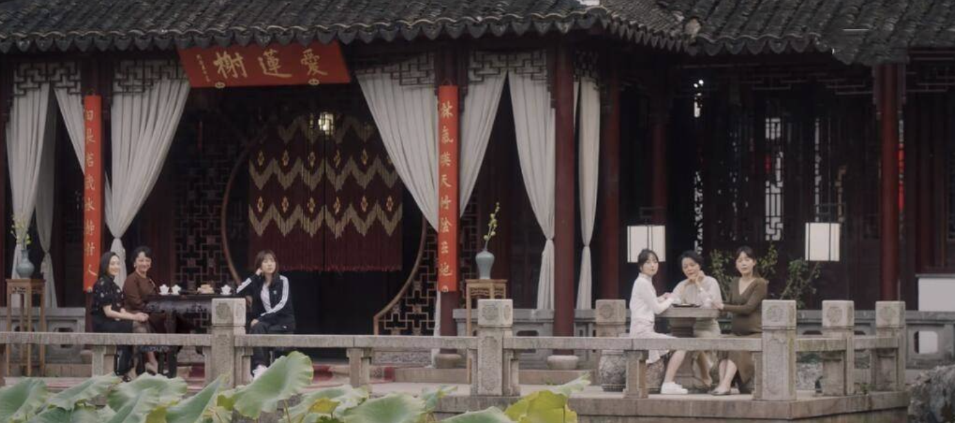 《一生一世》周生辰家有1000平吗？还有专门的司机和洒扫人员-周家抄多少黄金