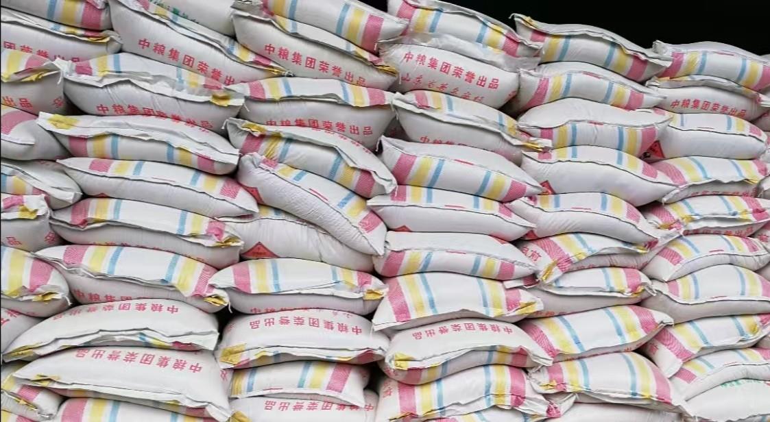 仔猪育肥可选用原料有哪些？想节省育肥成本，食品渣是不错的选择-面包厂的利润有多少