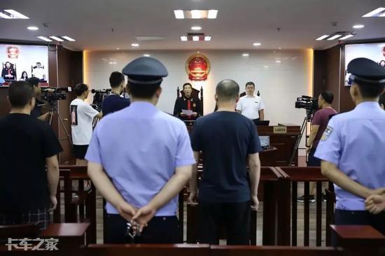 强制扣车、骗高额保费，黑挂靠这些新套路不得不防-轻卡车100万的保费要多少钱