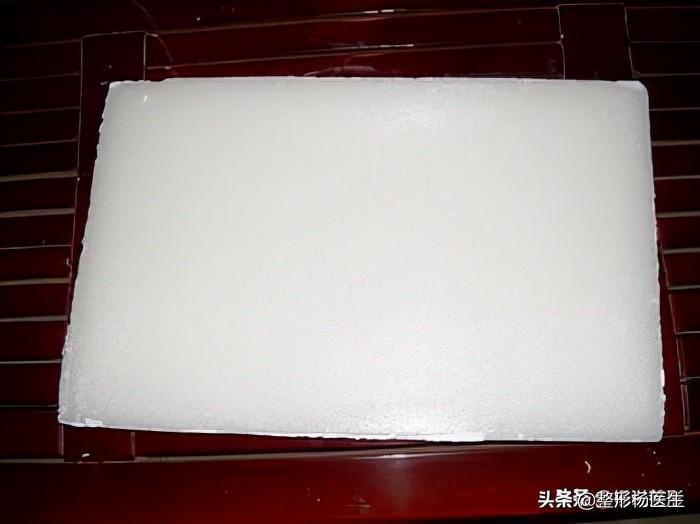 隆鼻老了以后会怎么样？整形医生老杨为你解答肋骨隆鼻后悔了可以恢复以前样子吗？