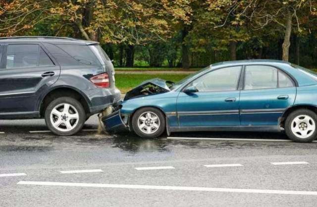 “第三者责任险”买多少万合适？听听内行人怎么说，别花冤枉钱了-50万三责加不计免赔多少钱