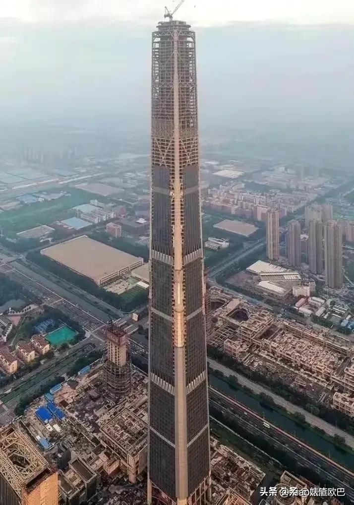 596.5米中国第一高摩天大楼，竟然在施工中途半路夭折导致烂尾-117大厦投资多少钱