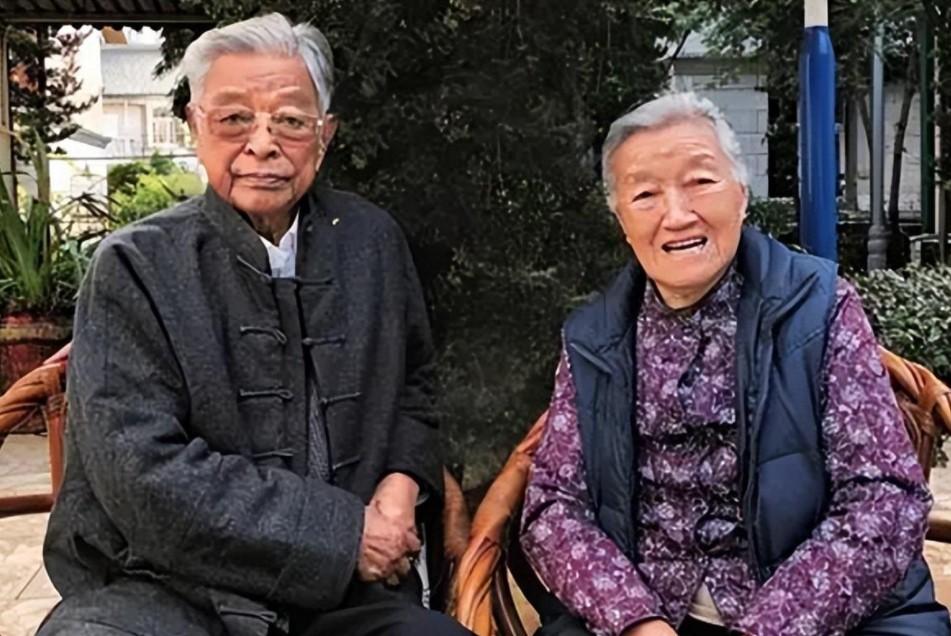 褚时健：女儿监狱轻生，74岁创业挣上亿家产，晚年砍3.7万棵果树-褚时健多少岁种橙