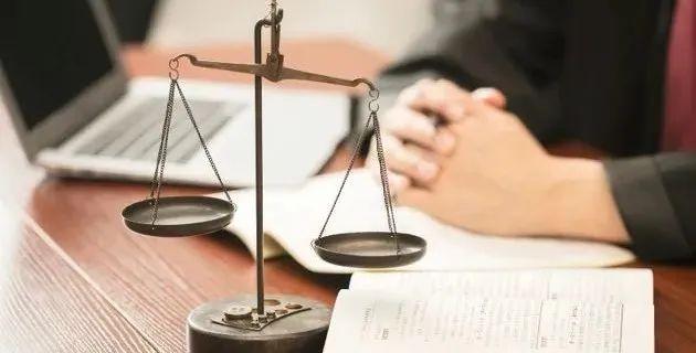 裁判案例：原审法院对上级法院指令审理的案件进行审理时仍有原审判组织成员参与的，是否违反法定程序​-红太阳公司老板周红阳