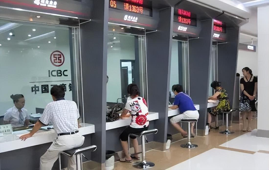 【推荐】作为一个银行人，我为什么建议要提前还房贷，真的别考虑那么多了-房贷50万20年月供多少