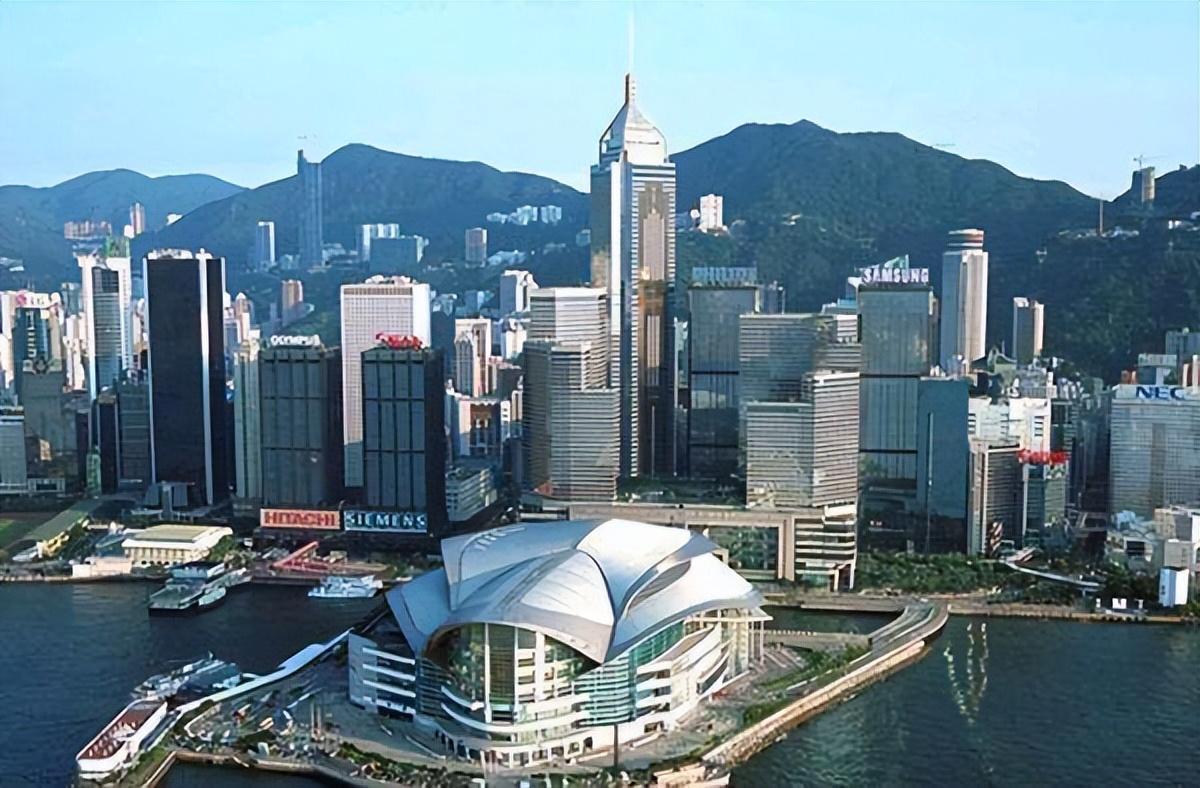 40%香港人认为财富自由门槛是1000万港币，比内地期望值还低-1万港元是多少人民币