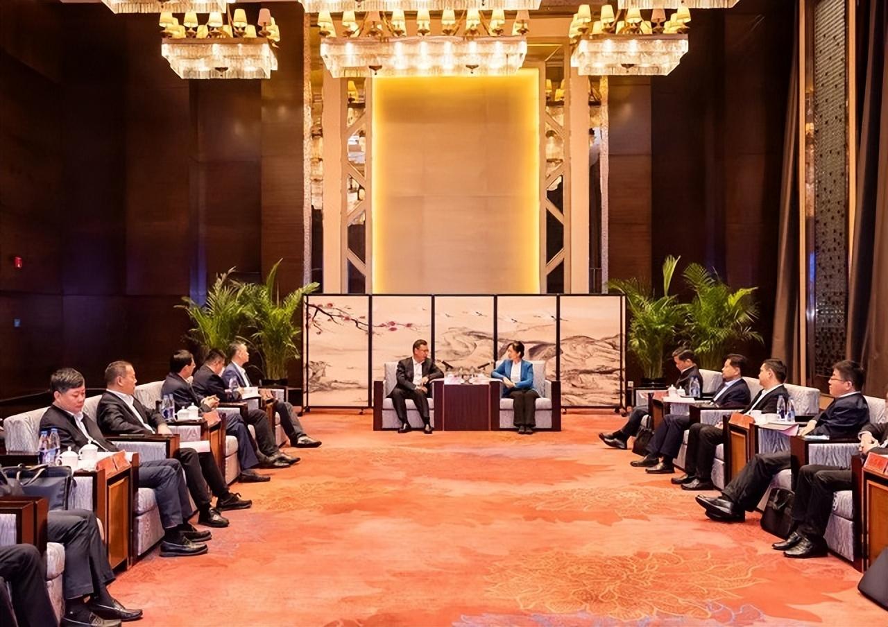 常州市政府与中国中铁签署战略合作协议市领导会见中国中铁总裁陈文健一行-中国中铁股份有限公司总裁