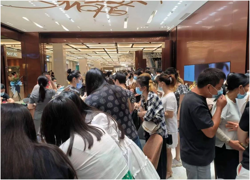 准备买金的小白要看清老套路，别再被“黄金免费换款”话术坑了-老凤祥黄金手工费多少