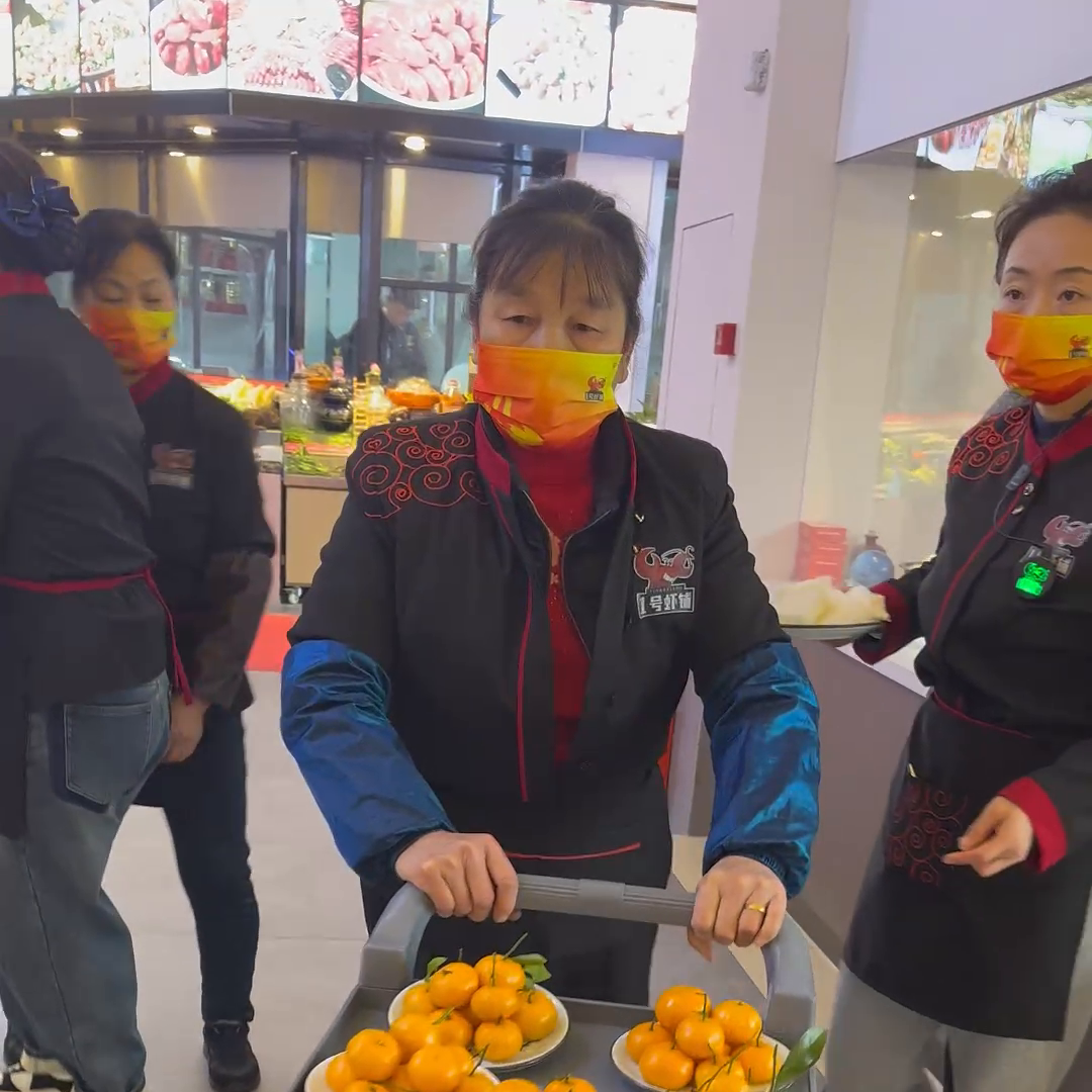 一号虾铺广纳人才，服务员、收银员、打荷、案子、领班只要...-开1号店多少钱