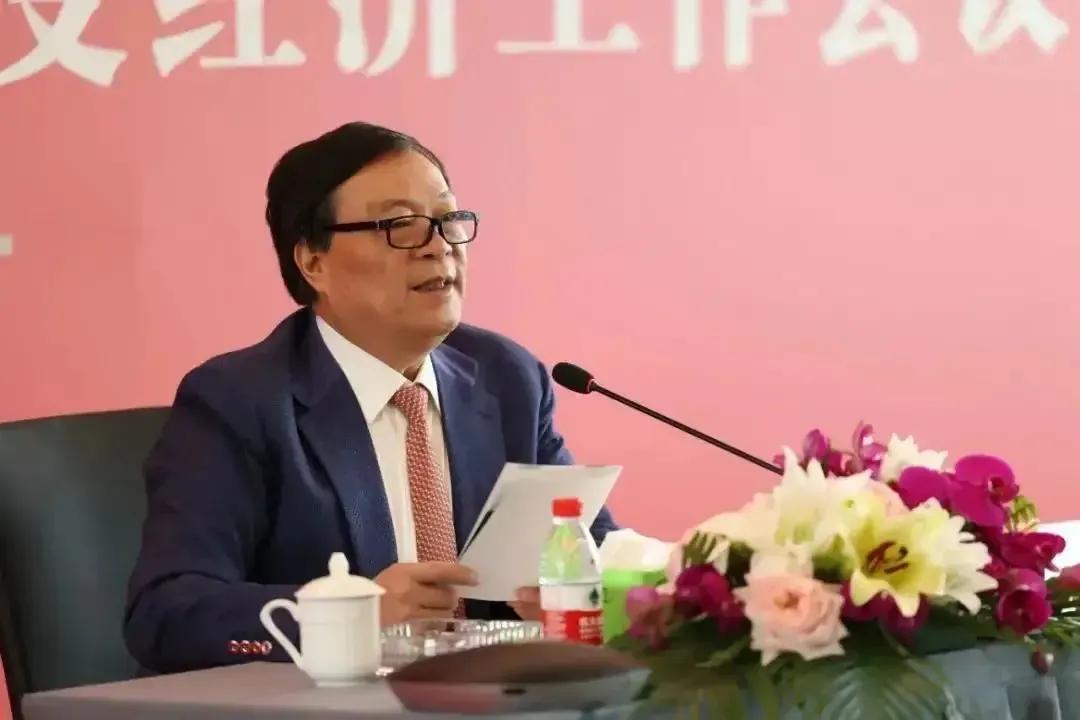 “杉杉集团”嫡子与继母争权闹家变，不争不抢的毛阿敏更值得称道-中植企业集团有限公司董事长