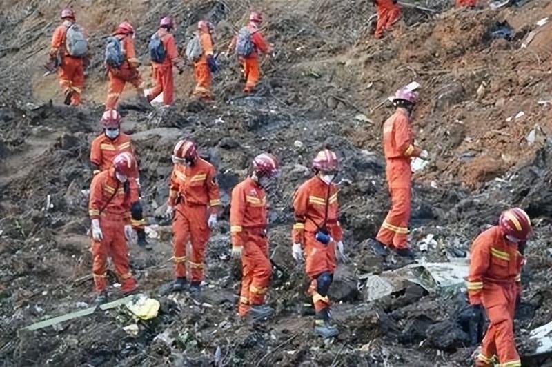 8年前马航MH370失联，放弃百万赔偿的家人们，现在还在等待吗？-马航到底赔偿多少