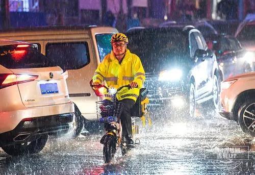 “超8400万人沦为外卖员、快递员”：这3个危机，才刚开始-2016有多少人失业