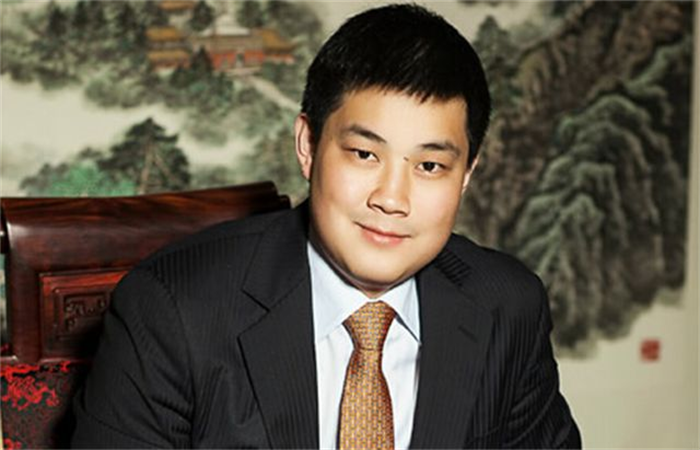 “超级富二代”严昊，25岁接管家族企业，年赚8000万坐拥千亿资产-富二代接父母公司