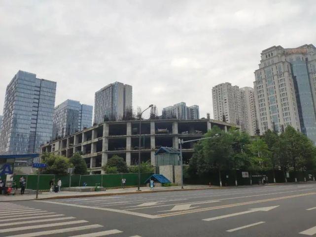 成都金融城知名烂尾楼最新动向来了-厚德信达基金