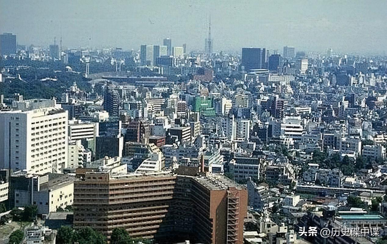 日本房价泡沫史：当年选择“不买房”的人，他们后来都怎么样了？-日本房地产泡沫前后房价相差多少
