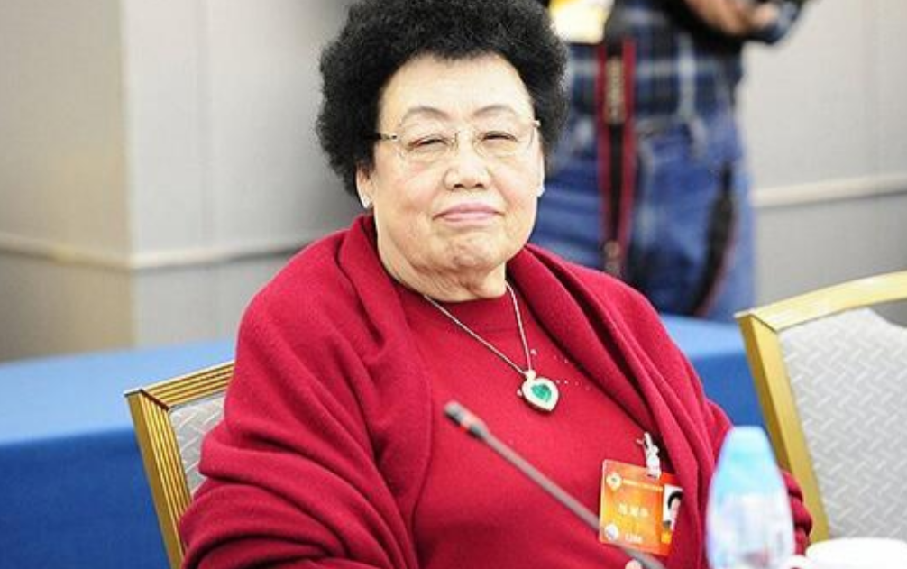 一年收租几十亿，49岁吃到唐僧肉的陈丽华，究竟有多壕？-陈丽华做家具赚了多少钱