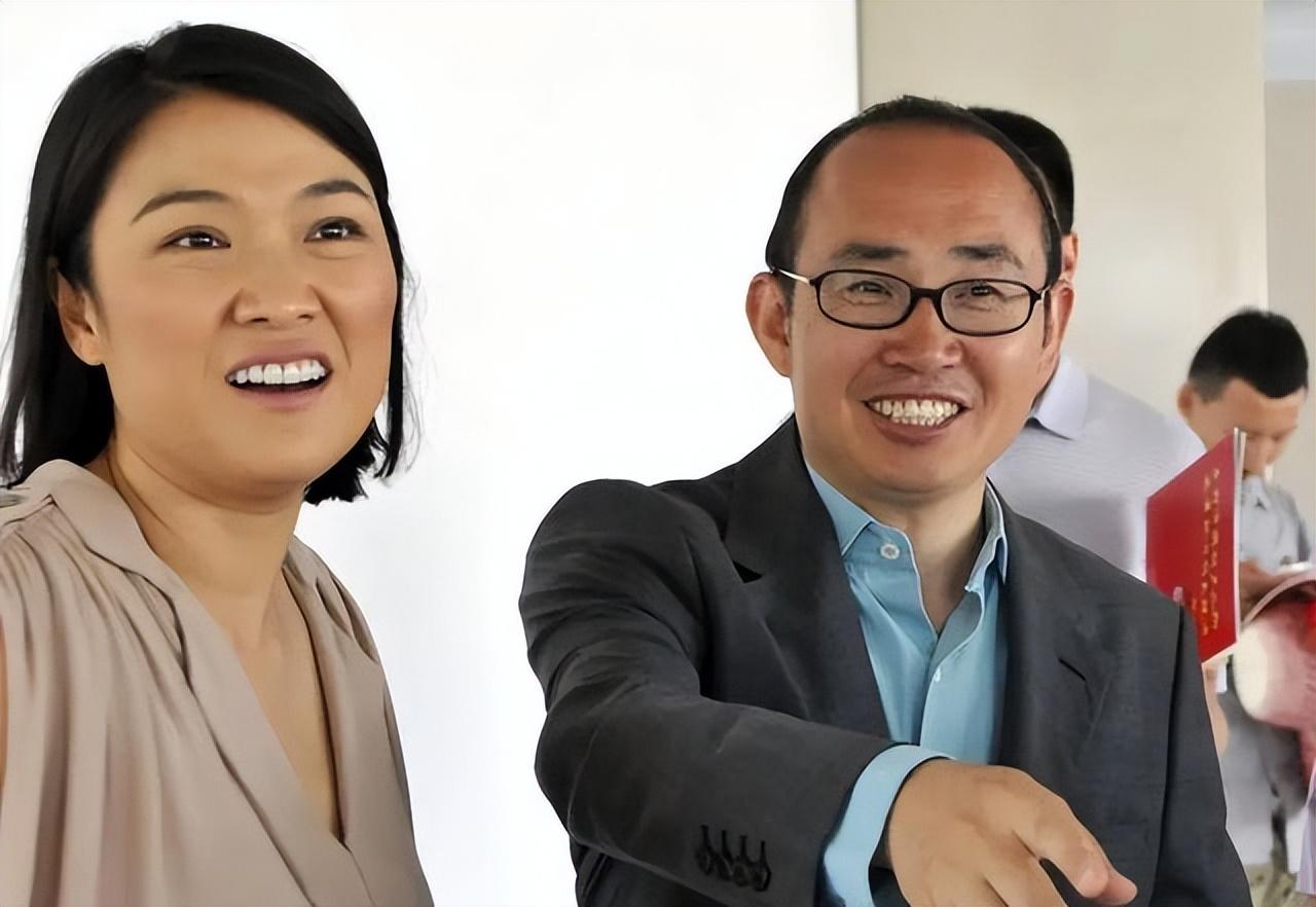 SOHO中国“卖身”失败，潘石屹夫妇双双辞职，要进一步撤退？-多少人一边在厂里上班一边soho