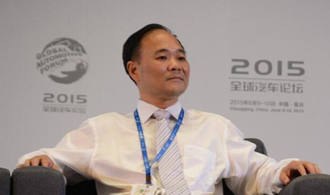 27亿收购沃尔沃，吉利被华尔街算计了？李书福：自以为聪明的猎物-福特公司收购沃尔沃