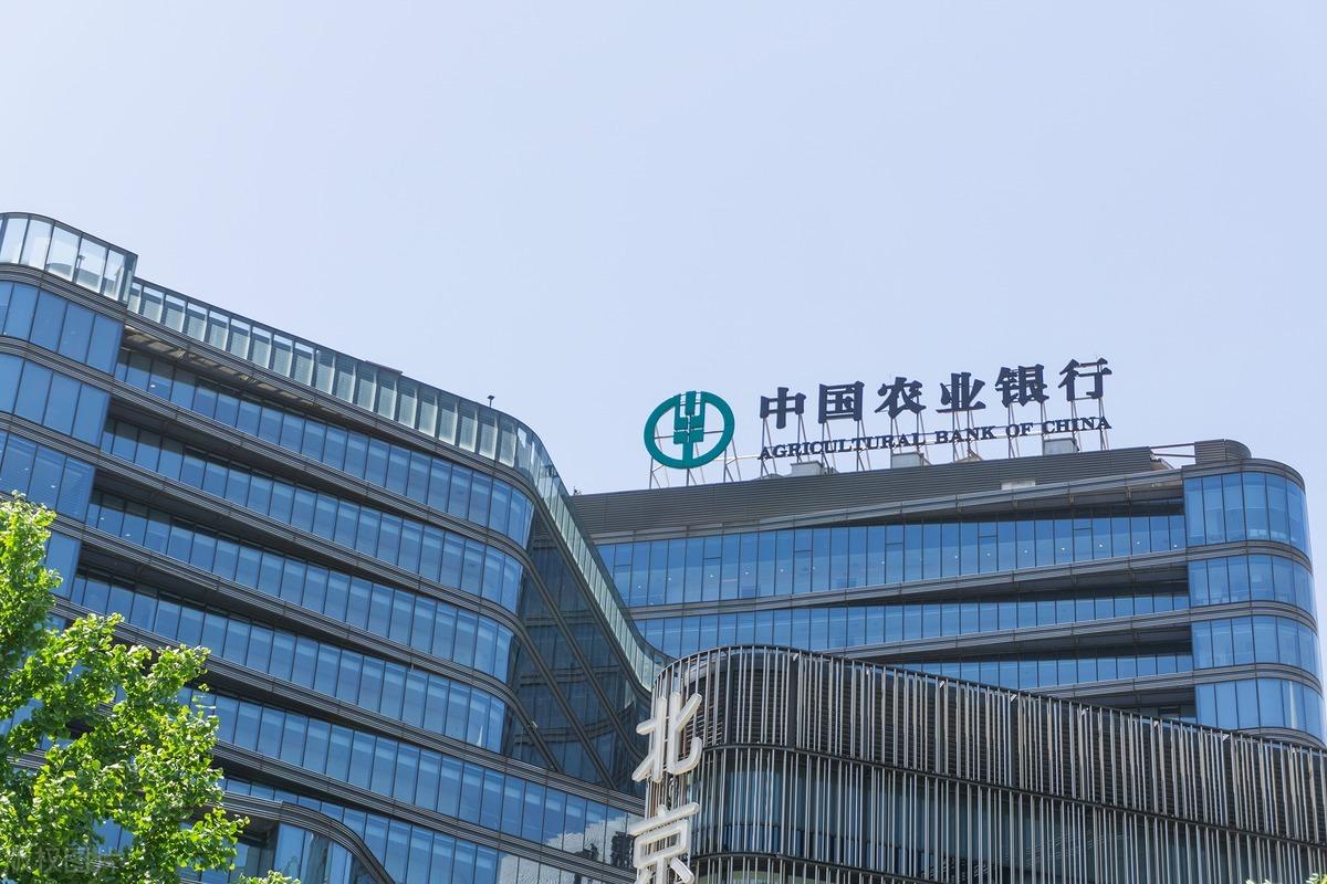 300萬的存款，真的有必要分開存在不同的銀行裡麪嗎？-微商銀行正常存二年多少