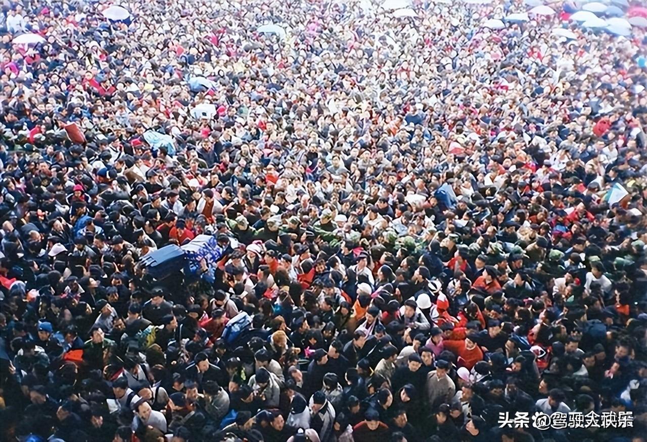 中国14亿多人口，每天正常死亡人数是多少？数据给我们敲响警钟-40万亿公里要走多少年