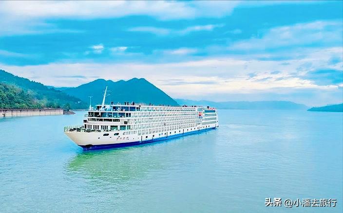 带着全家一行7人去长江三峡，乘坐豪华游轮，共计花费近3.9万元-飞机一人可以托运多少