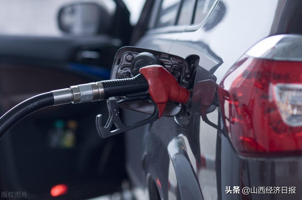 成品油价格是否逼近“天花板”？-2016一升油多少钱