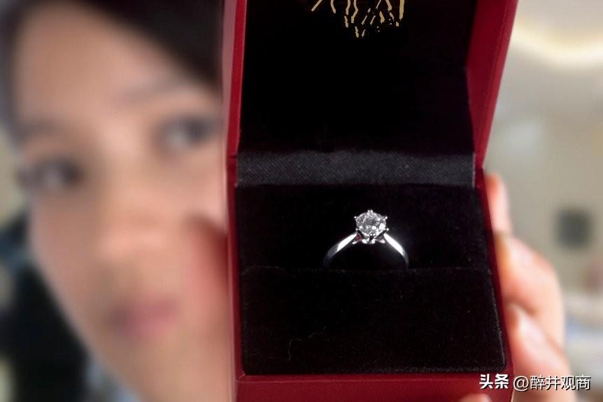 【推荐】10000元买的钻石回收可能只肯出500元为什么普通钻石多少钱一克