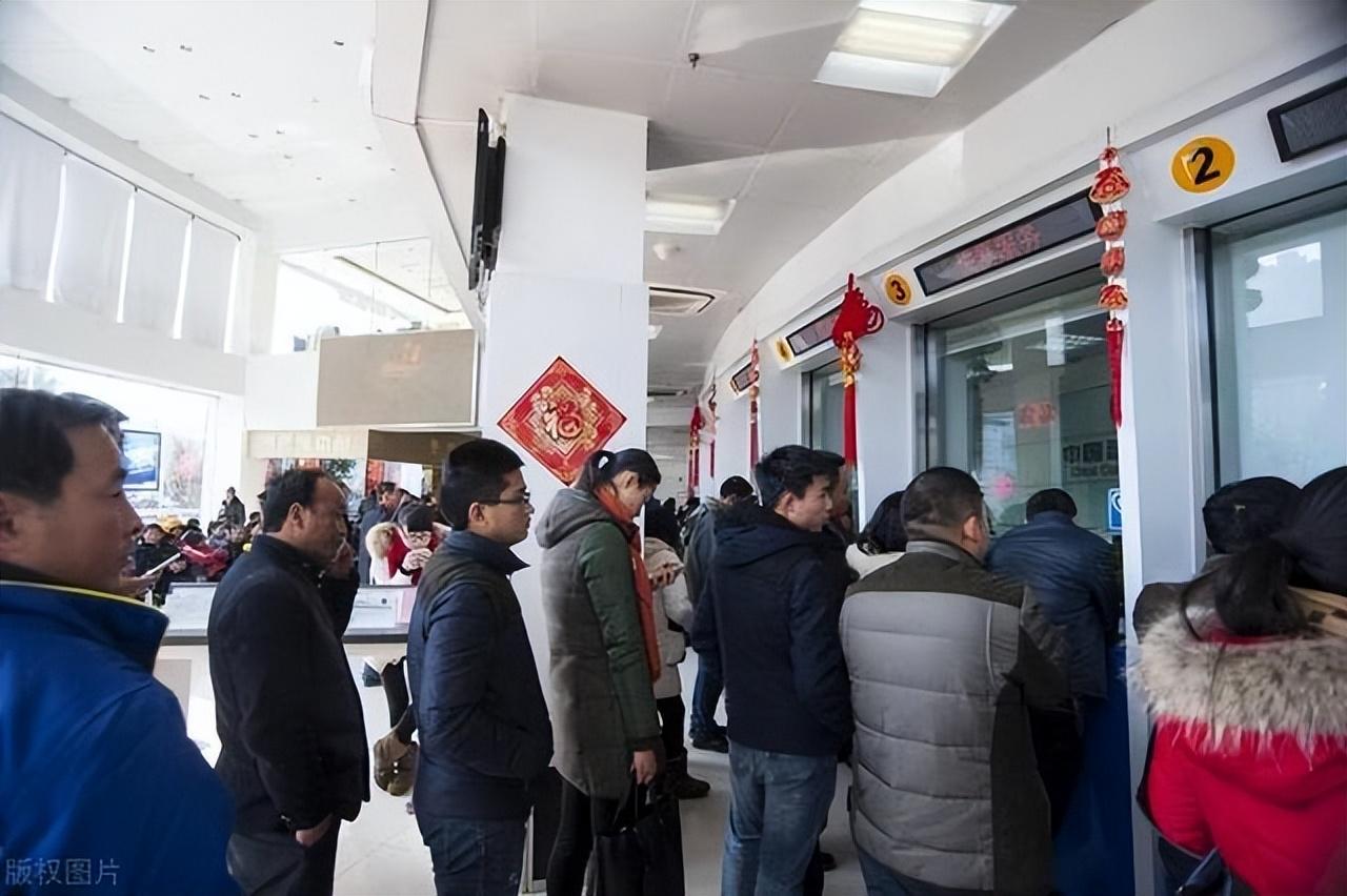 2023年存款暴增，中国能一次性拿出100万的人，有多少？超乎想象-中国富人存款多少钱