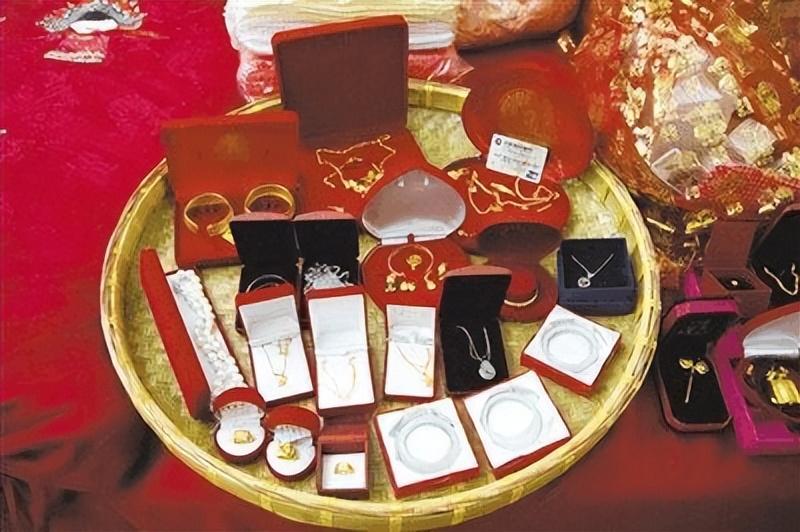 全国各地彩礼排行榜，你的家乡是多少？你娶老婆花了多少钱彩礼？-台湾取大陆女人财理多少钱