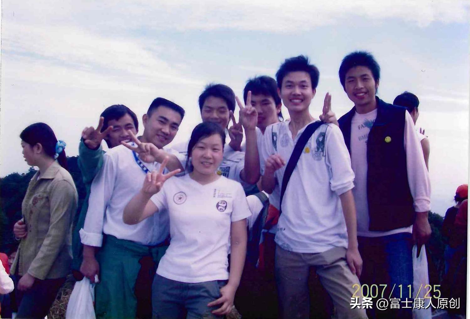 17岁河南女孩入职富士康，两年升五级，买房险烂尾，如今温馨幸福-富士康能干到多少岁