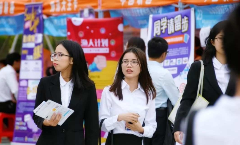 “处级公务员”工龄达到40年，退休多少工资？或许是你想不到的-公职人员退休金是多少