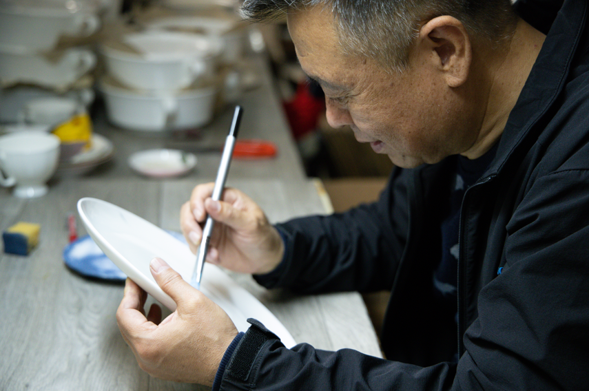 【赏非遗】路北区传统陶瓷雕金技艺-唐山华美陶瓷有限公司