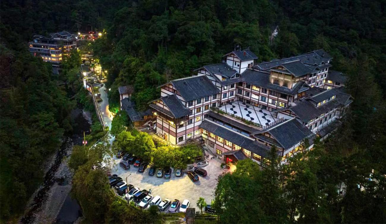 春节期间，桂林龙胜温泉旅游度假区游客络绎不绝，熙熙攘攘-桂林龙胜温泉旅游有限责任公司