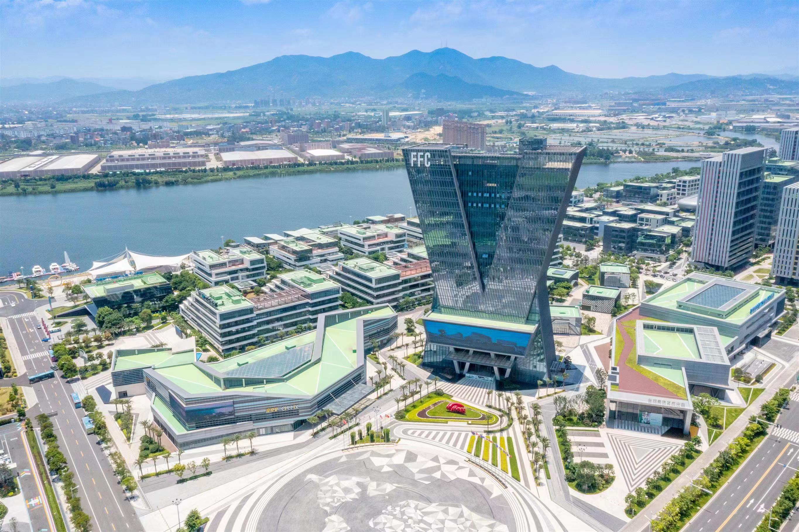 “远程银行”解近忧、减费让利在线上金融“数字+”润物细无声-异地同行转账免手续费多少